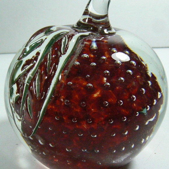 Vintage Clear & Red Controlled Bubbles APPLE with Leaf Art Glass Paperweight - Picture 4 of 9